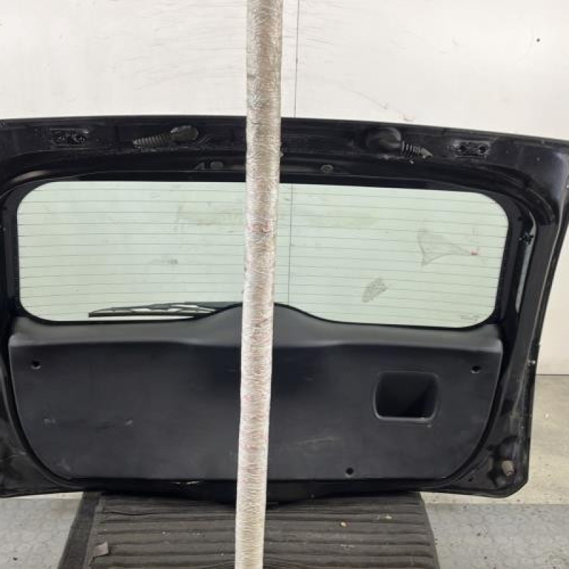 Malle/Hayon arriere FORD FIESTA 5 Photo n°6