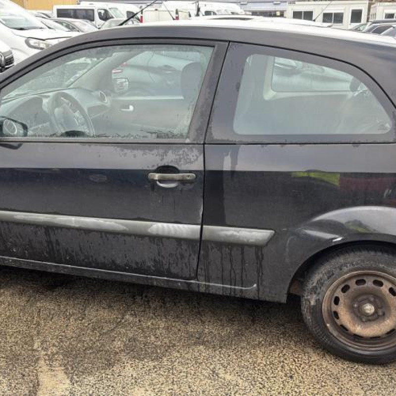 Pare choc arriere FORD FIESTA 5 Photo n°10