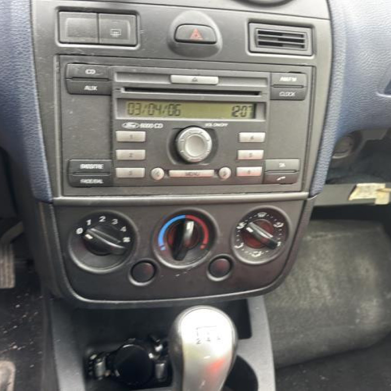 Pare choc arriere FORD FIESTA 5 Photo n°19