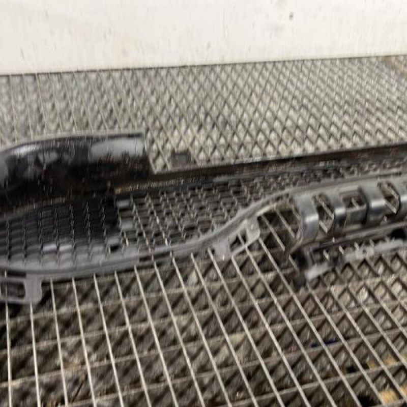 Grille de pare choc PEUGEOT 208 1 Photo n°2