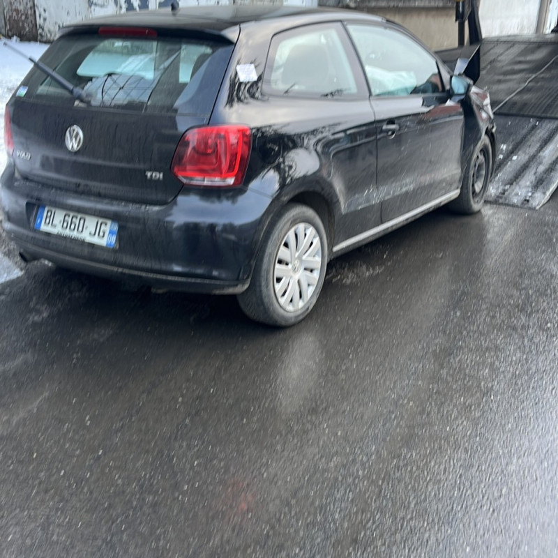 VOLKSWAGEN POLO 5 PHASE 1 1.6 TDI - 16V TURBO Photo n°3
