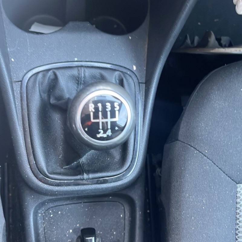 VOLKSWAGEN POLO 5 PHASE 1 1.6 TDI - 16V TURBO Photo n°8