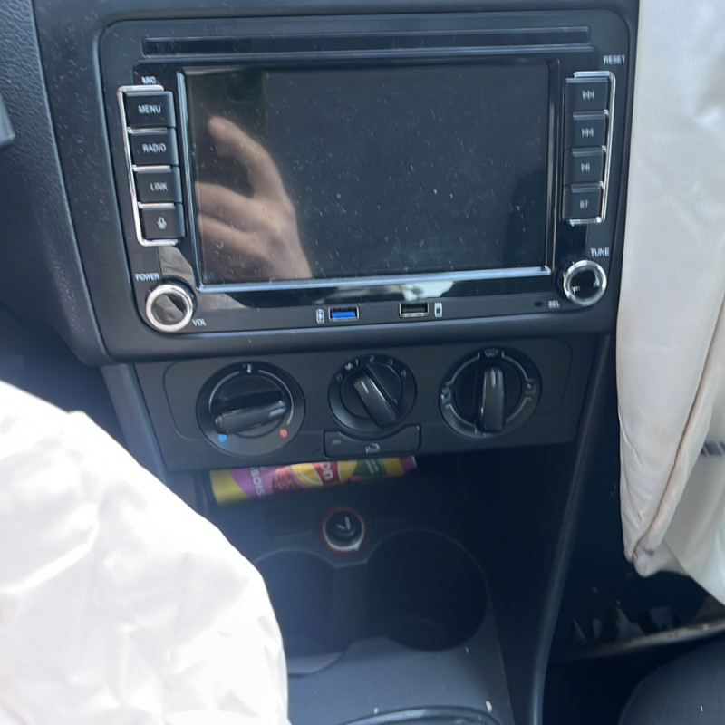 VOLKSWAGEN POLO 5 PHASE 1 1.6 TDI - 16V TURBO Photo n°9