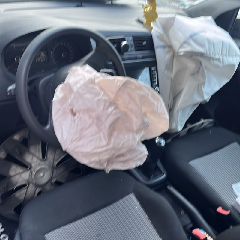 VOLKSWAGEN POLO 5 PHASE 1 1.6 TDI - 16V TURBO Photo n°11