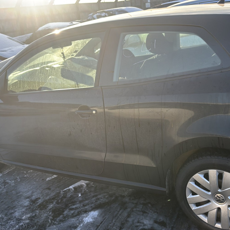 VOLKSWAGEN POLO 5 PHASE 1 1.6 TDI - 16V TURBO Photo n°15