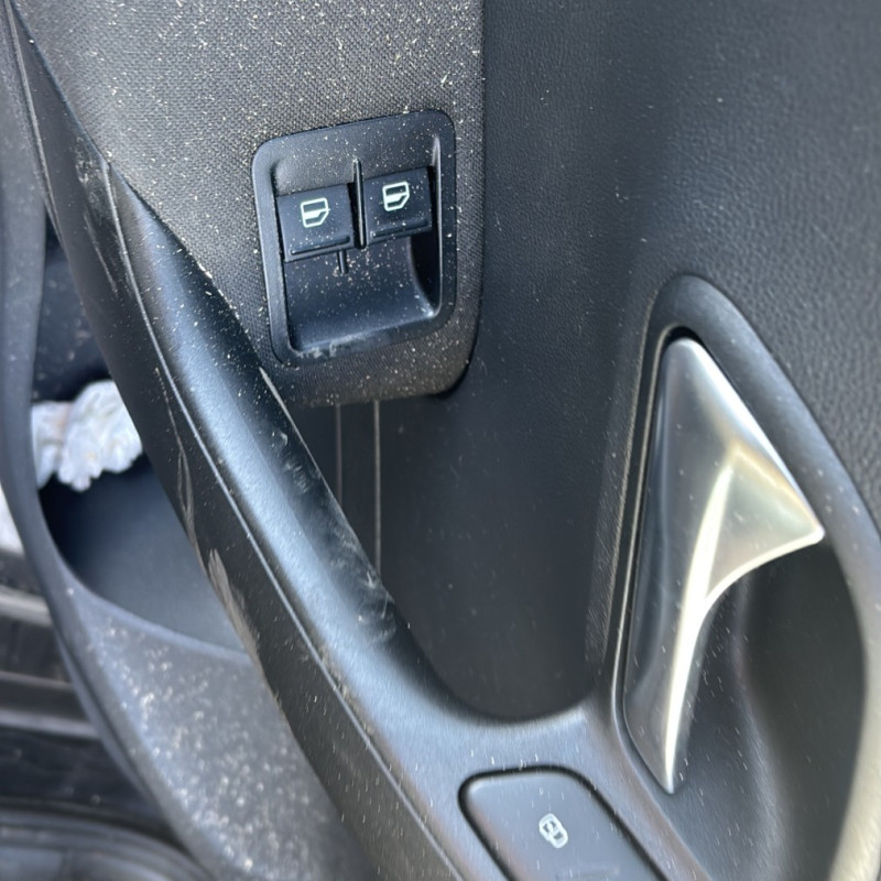 VOLKSWAGEN POLO 5 PHASE 1 1.6 TDI - 16V TURBO Photo n°18