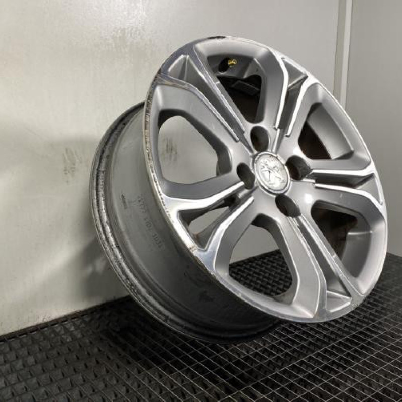 Jante PEUGEOT 208 1 Photo n°4