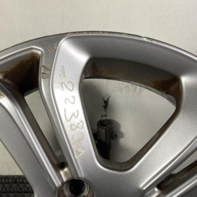 Jante PEUGEOT 208 1 Photo n°3