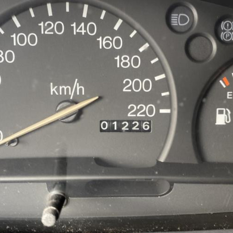 Calandre FORD FIESTA 4 Photo n°15