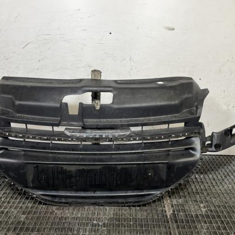 Calandre PEUGEOT 208 1 Photo n°1