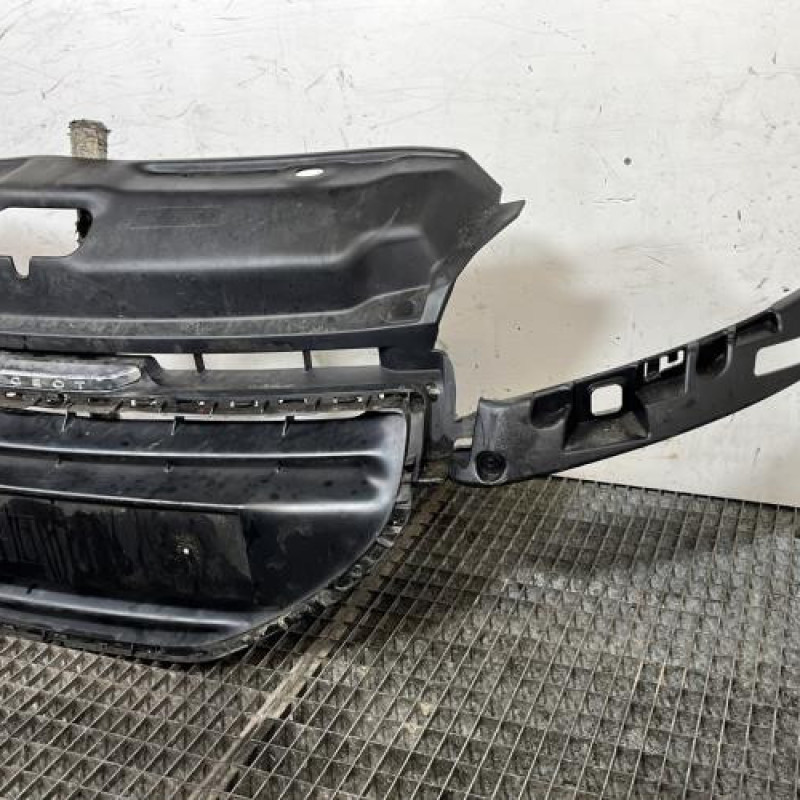 Calandre PEUGEOT 208 1 Photo n°3