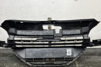 Calandre PEUGEOT 208 1