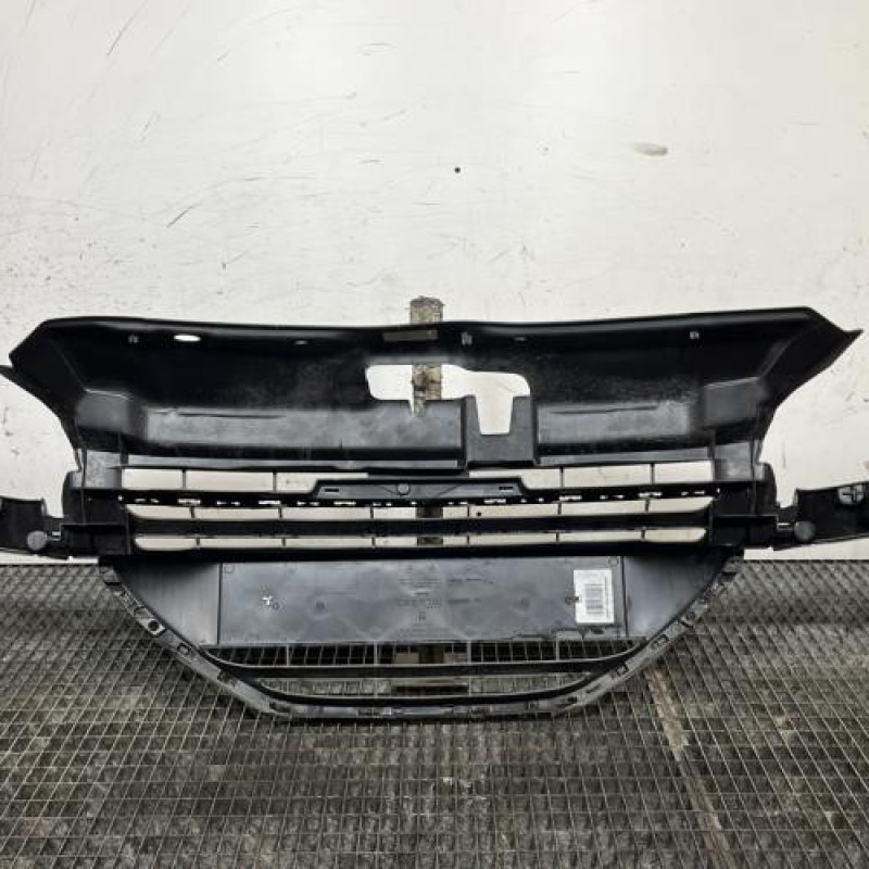 Calandre PEUGEOT 208 1 Photo n°4