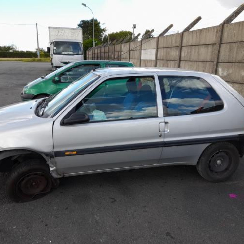 Pompe à carburant CITROEN SAXO Photo n°8