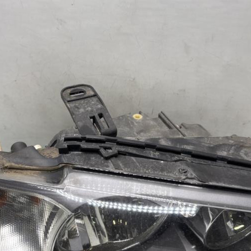 Optique avant principal droit (feux)(phare) BMW SERIE 1 E81 Photo n°2