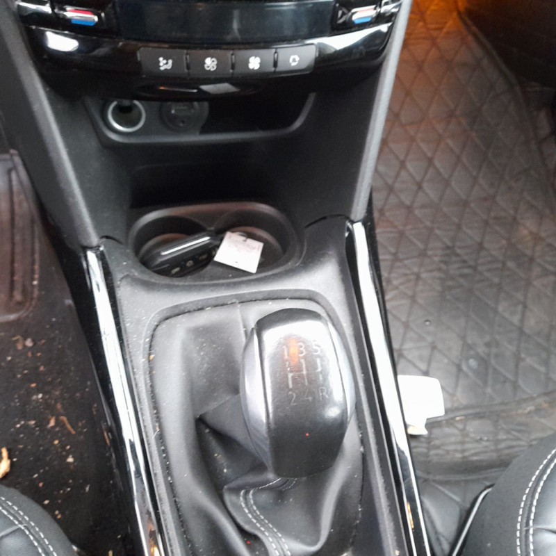 PEUGEOT 2008 1 PHASE 1 1.2 PURETECH - 12V TURBO Photo n°8