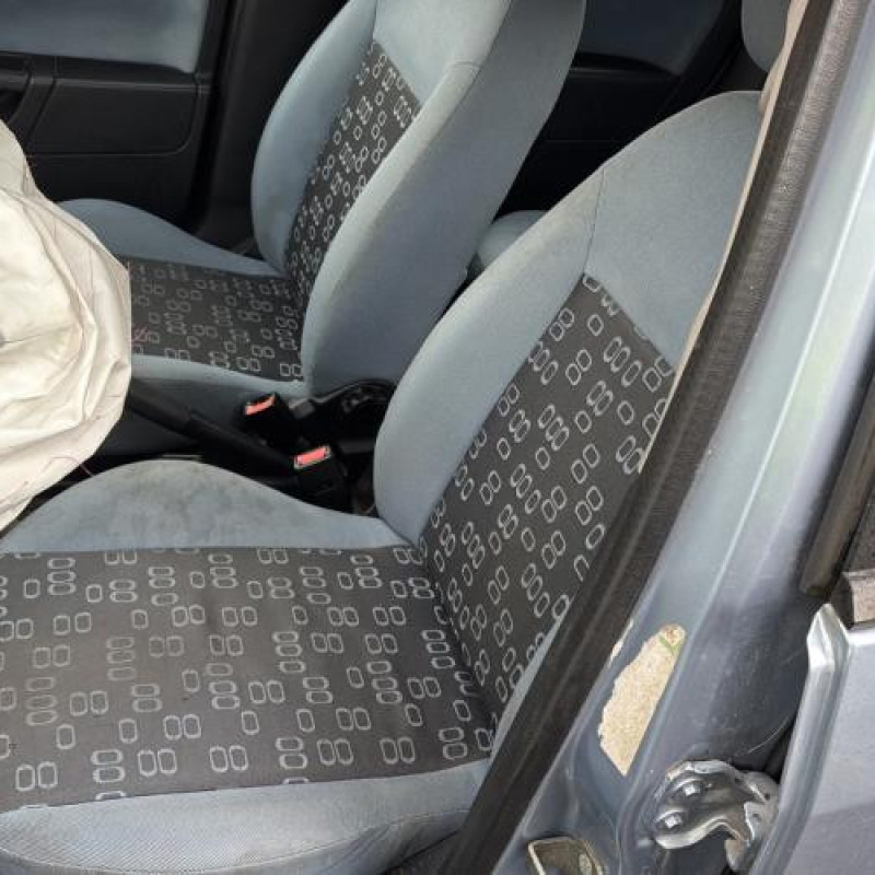 Pare choc arriere FORD FIESTA 5 Photo n°15