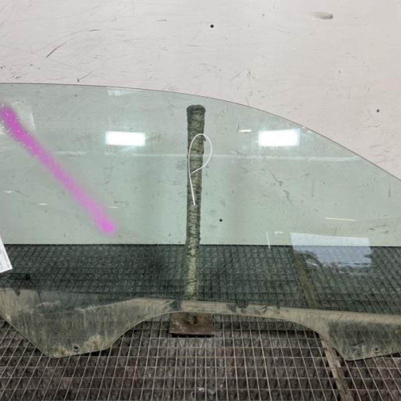 Vitre avant droit FORD FIESTA 5 Photo n°1