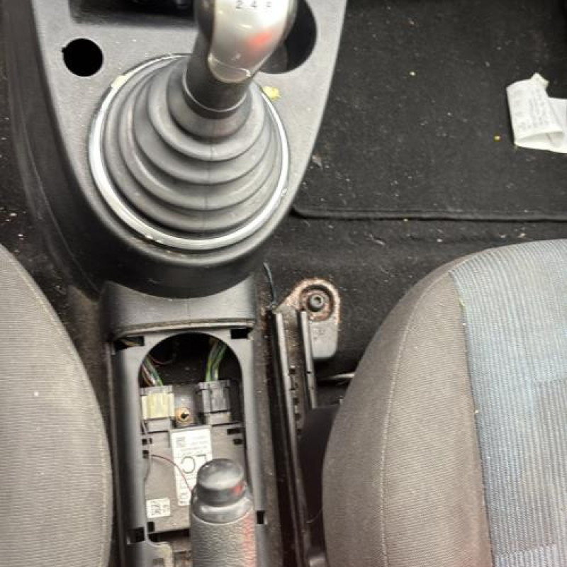 Vitre avant droit FORD FIESTA 5 Photo n°20