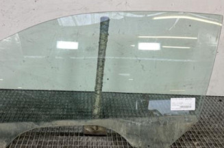 Vitre avant gauche FORD FIESTA 5 Photo n°1