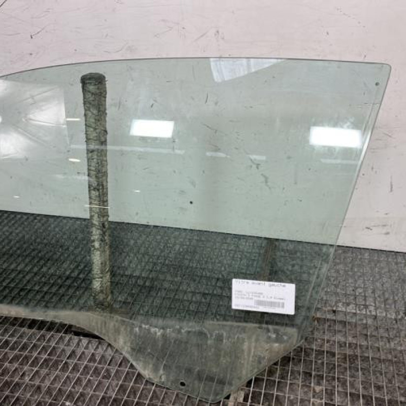 Vitre avant gauche FORD FIESTA 5 Photo n°3