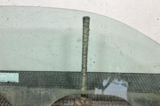Vitre avant gauche FORD FIESTA 5
