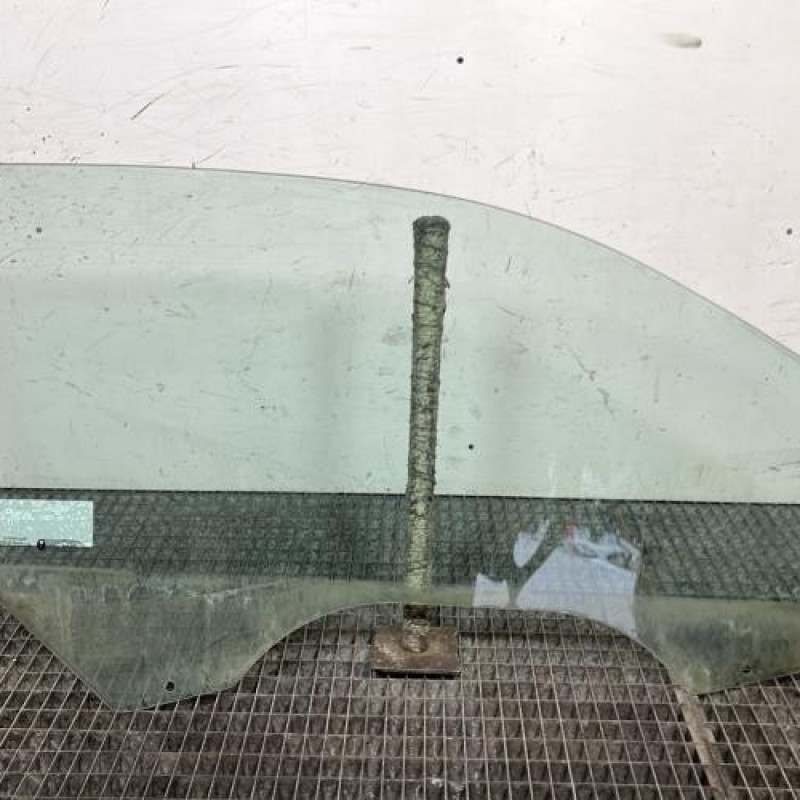 Vitre avant gauche FORD FIESTA 5 Photo n°4