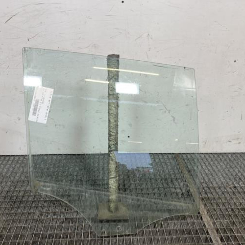 Vitre arriere droit BMW X1 E84 Photo n°1