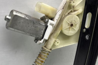 Leve vitre electrique avant gauche BMW SERIE 1 E81