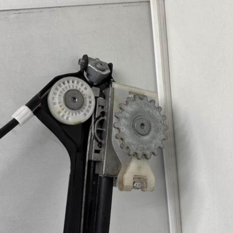 Leve vitre electrique avant gauche BMW SERIE 1 E81 Photo n°5