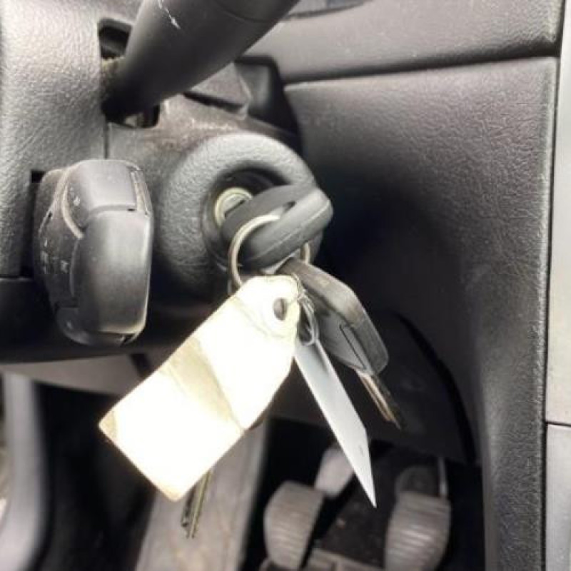 Feu arriere stop central PEUGEOT 307 Photo n°14