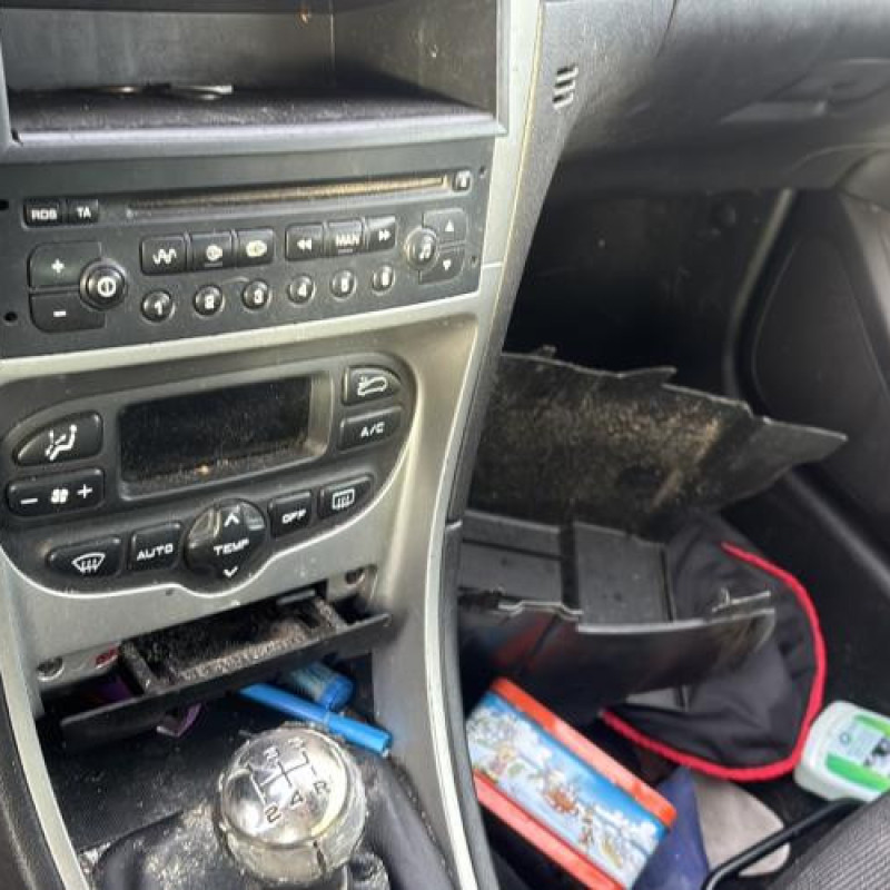 Feu arriere stop central PEUGEOT 307 Photo n°17