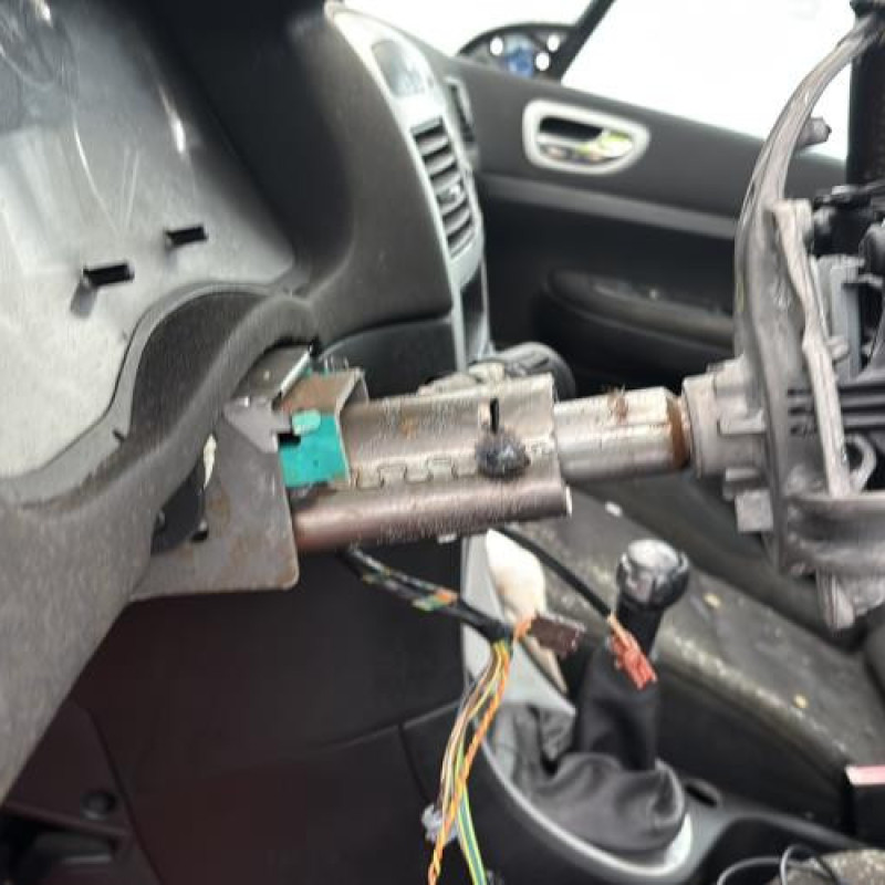 Feu arriere stop central PEUGEOT 307 Photo n°13