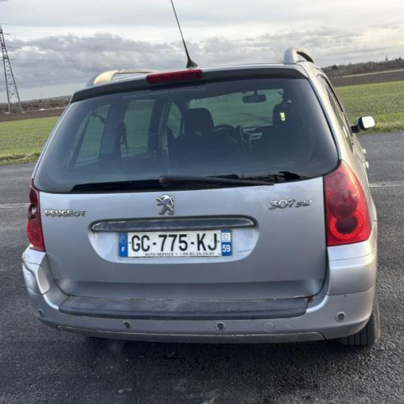 Feu arriere stop central PEUGEOT 307 Photo n°6