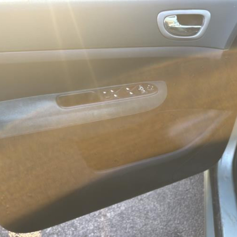 Custode arriere droit PEUGEOT 307 Photo n°9