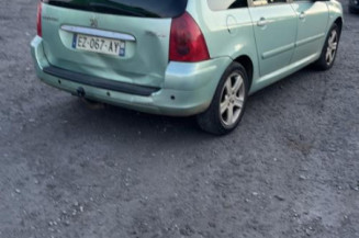 Feu arriere stop central PEUGEOT 307 Photo n°1