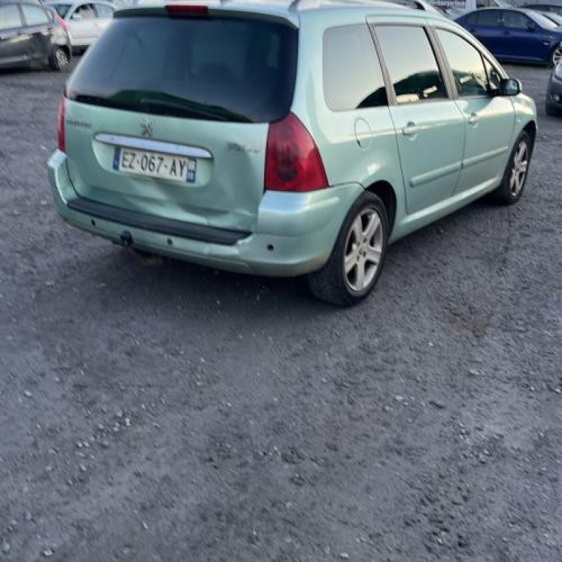 Feu arriere stop central PEUGEOT 307 Photo n°1