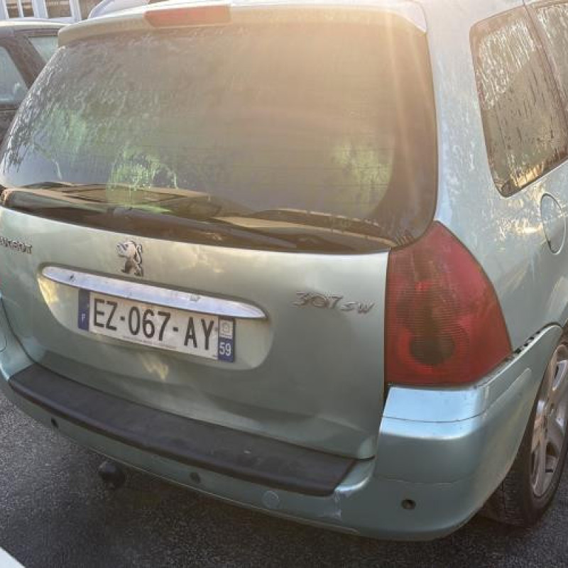 Feu arriere stop central PEUGEOT 307 Photo n°8