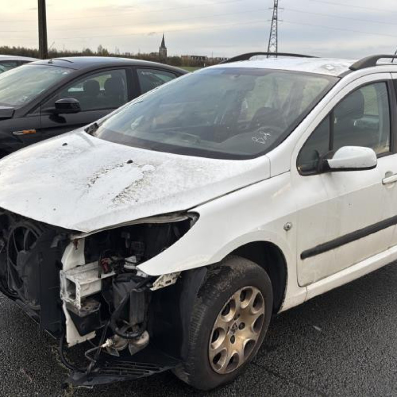 Feu arriere stop central PEUGEOT 307 Photo n°1