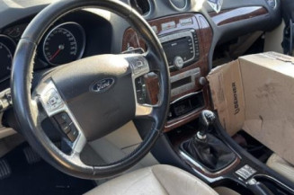 Pare boue avant gauche FORD MONDEO 3