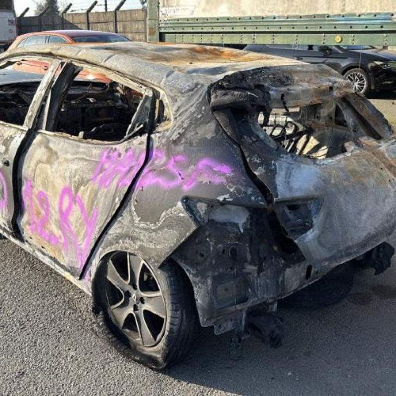 Renfort pare choc avant (traverse) RENAULT CLIO 4 Photo n°11