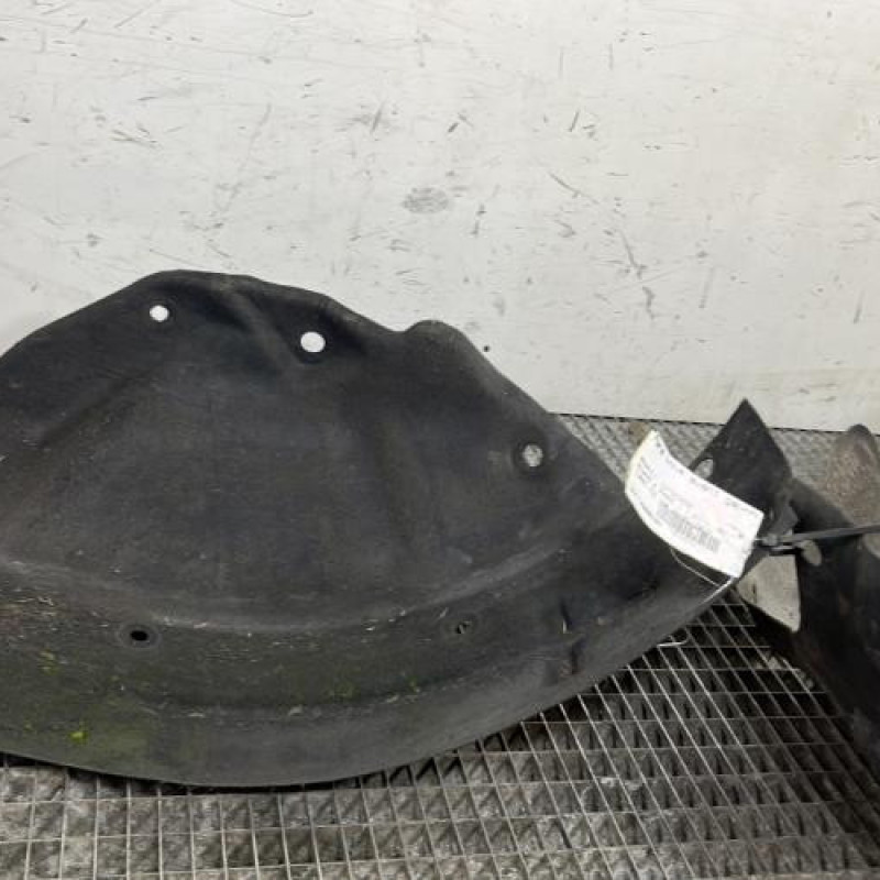 Pare boue avant gauche RENAULT MEGANE 4 Photo n°3