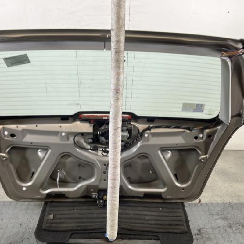 Malle/Hayon arriere MERCEDES CLASSE A 169 Photo n°8