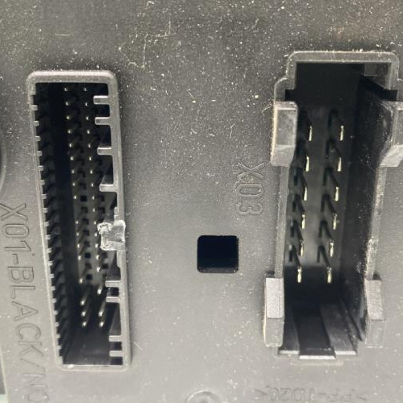 Boitier servitude moteur (BSM) RENAULT TWINGO 2 Photo n°3