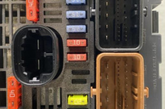 Boitier servitude moteur (BSM) PEUGEOT 5008 1