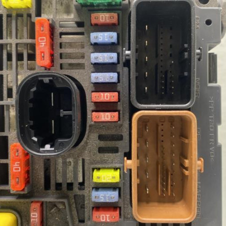 Boitier servitude moteur (BSM) PEUGEOT 5008 1