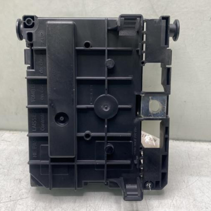 Boitier servitude moteur (BSM) PEUGEOT 5008 1 Photo n°4