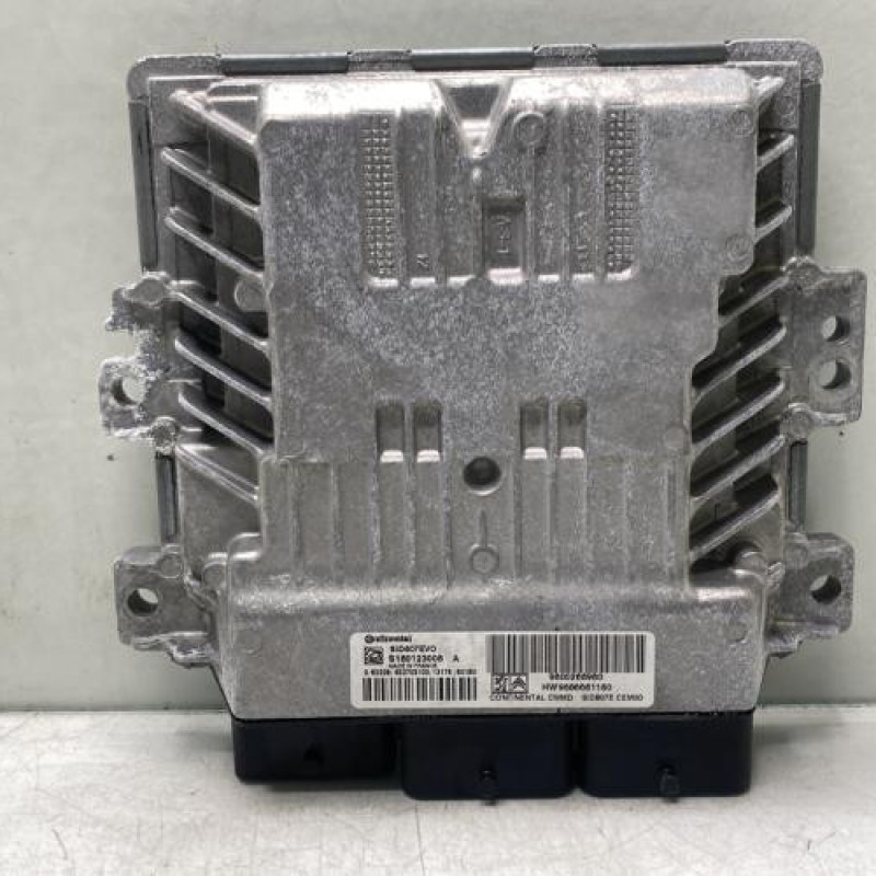 Calculateur moteur PEUGEOT 5008 1 Photo n°2
