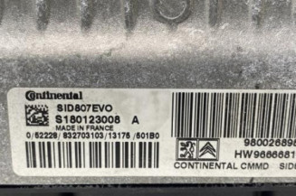 Calculateur moteur PEUGEOT 5008 1
