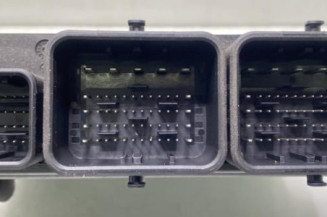 Calculateur moteur PEUGEOT 5008 1